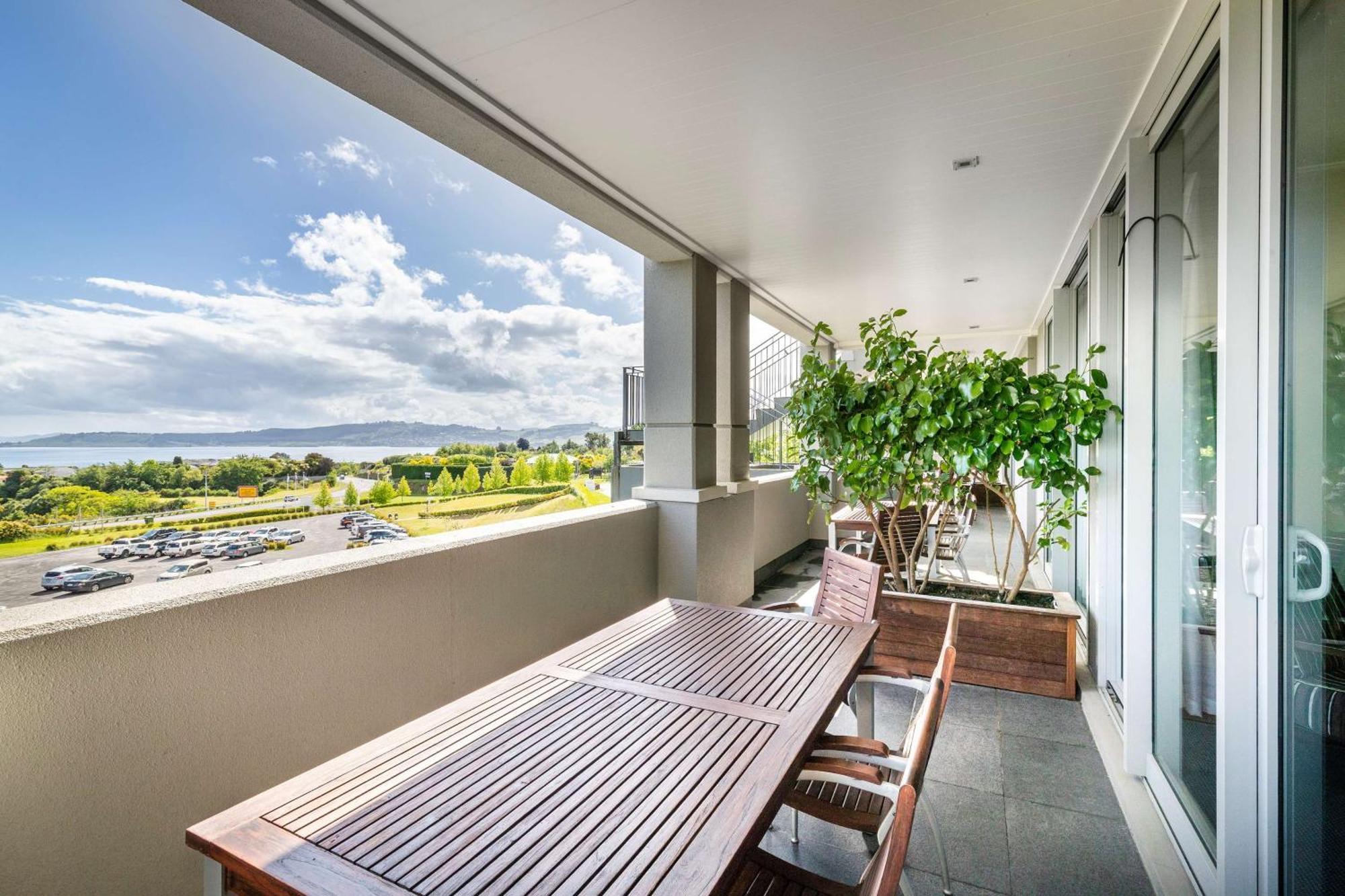 Hilton Lake Lago Taupo Exterior foto